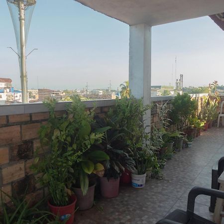 Moicca Youth Hostel Iquitos Exteriör bild