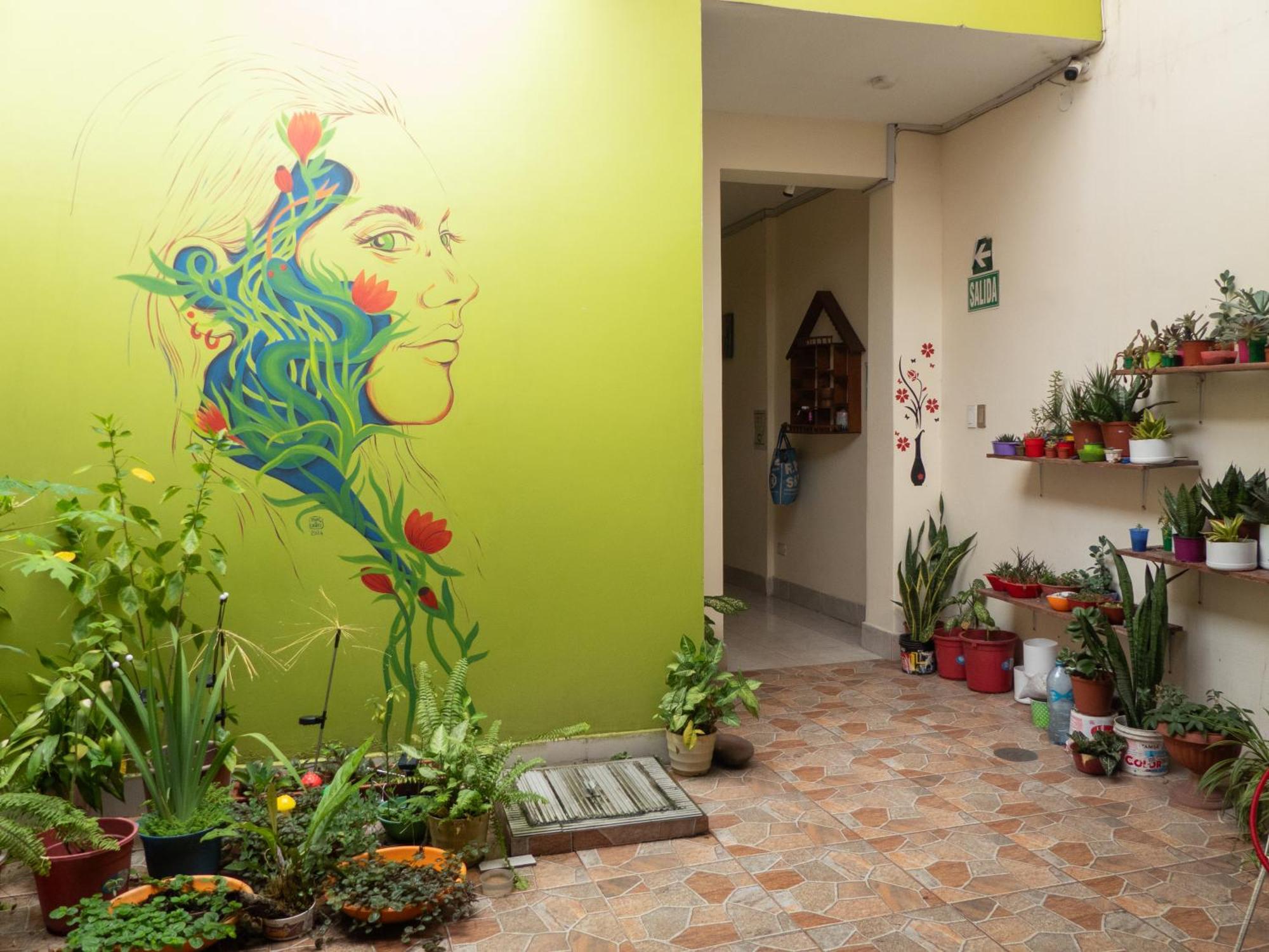 Moicca Youth Hostel Iquitos Exteriör bild